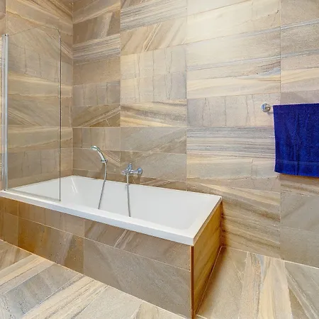 Deluxe Steps To St George's Bay St. Julian's