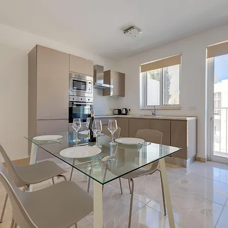 Apartament Deluxe Steps To St George's Bay St. Julian's