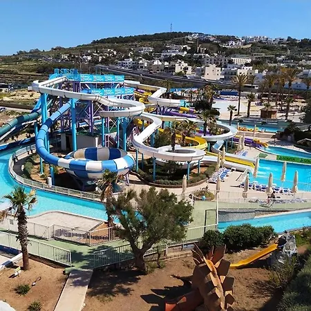 Deluxe Steps To St George's Bay Appartement San Ġiljan