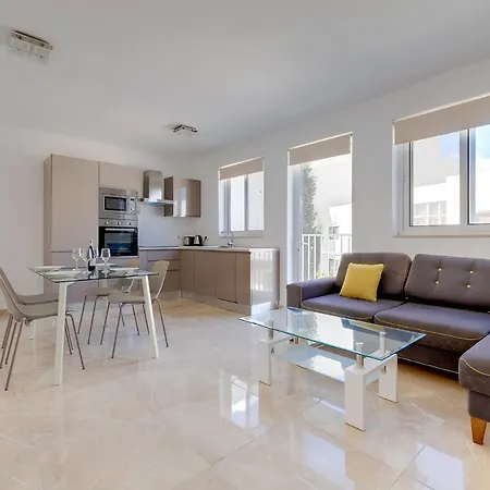 Deluxe Steps To St George's Bay *