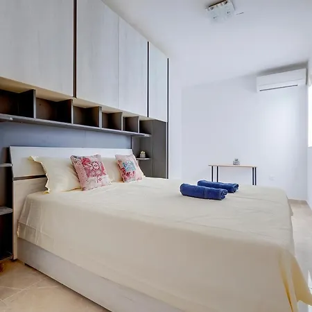 Deluxe Steps To St George's Bay