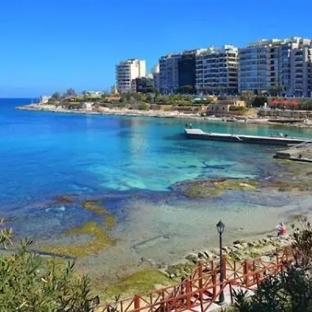 Deluxe Steps To St George's Bay * سانت جوليان