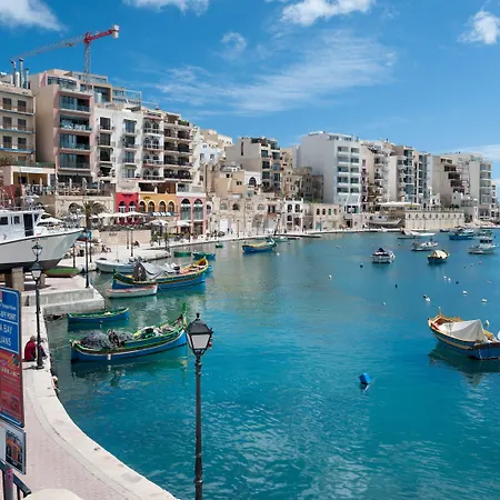 Apartman Deluxe Steps To St George's Bay San Ġiljan
