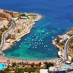 Διαμέρισμα Deluxe Steps To St George's Bay *